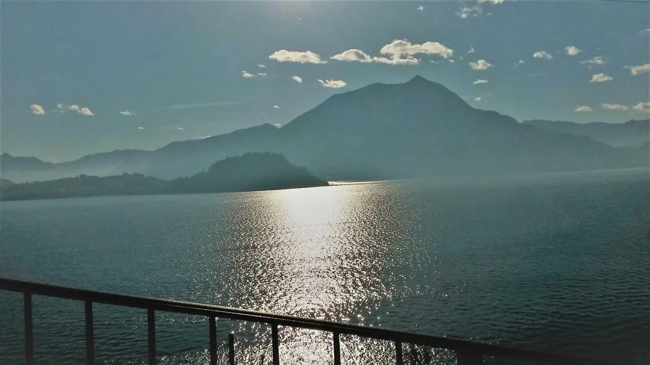 Blu Panorama Belvedere Lago Di Como Varenna İtalya